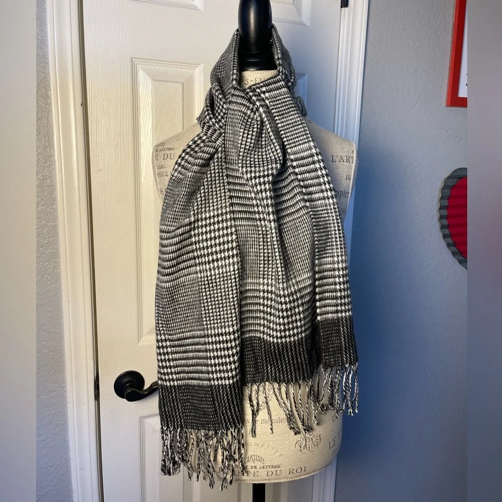 Cejon Made In Italy Black White Scarf